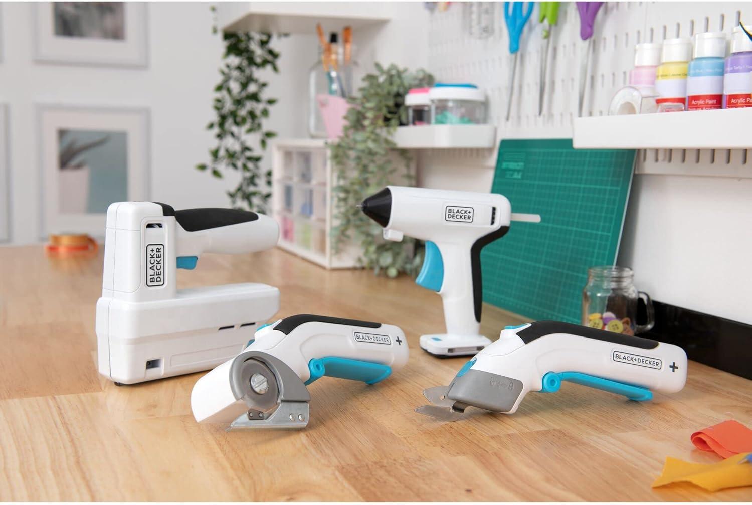imageBLACKDECKER 4V MAX Cordless Electric Fabric Craft Scissors USB Rechargeable BCSC115FF